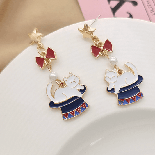1 Pair Cute White Cat in Magician's Hat Earrings (Clippons Option Available) - Belle Rose Nails