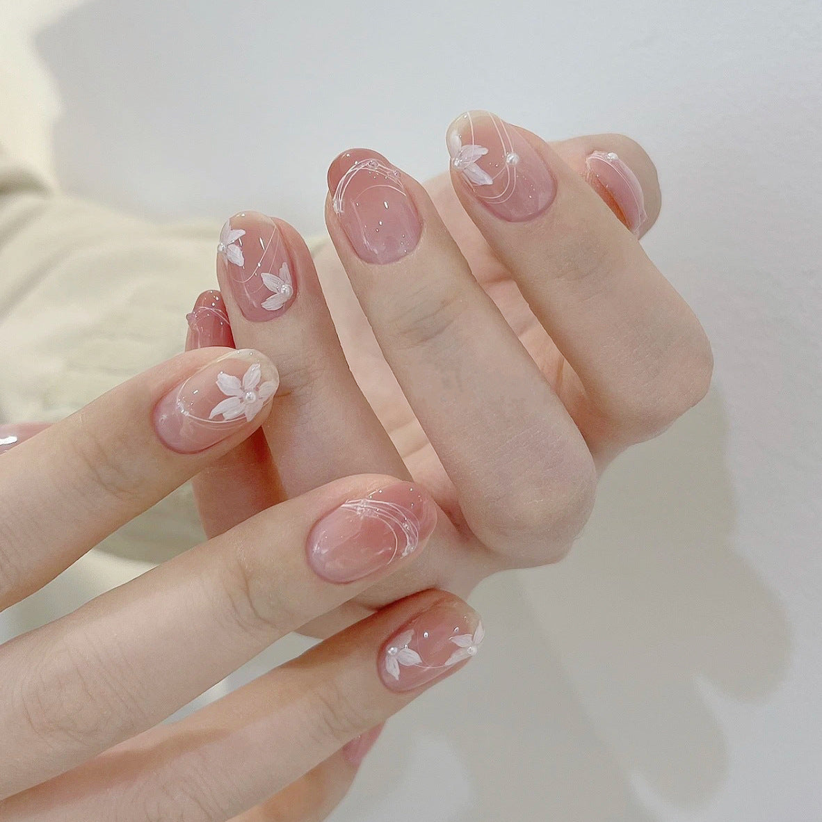 Elegant White Camellia Short Press On Nails