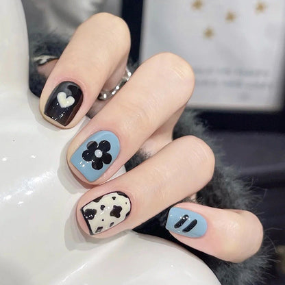 [2024 SALE] Milky Flowers and Heart Short Press On Nails