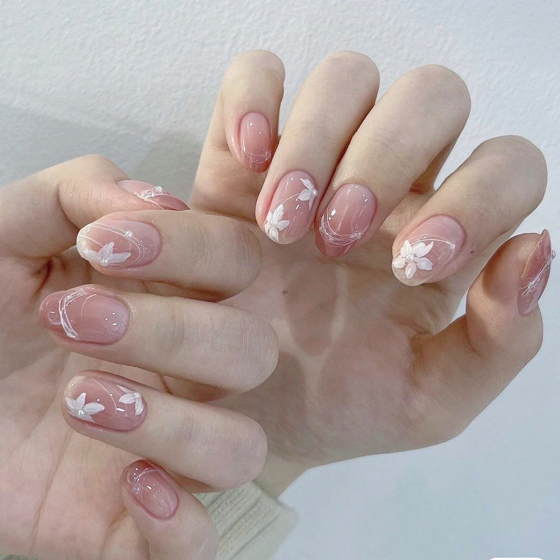 Elegant White Camellia Short Press On Nails