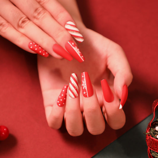 [Christmas 2024] Christmas Theme Red and White Matte Surface Snowflakes Long Press On Nails