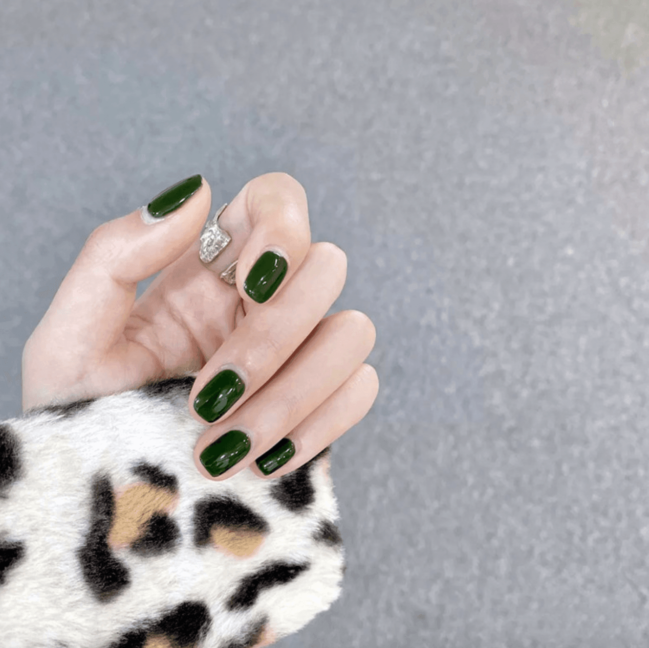 Emerald Green Glossy Pure Color Short Rounded Square Press On Nails - Belle Rose Nails