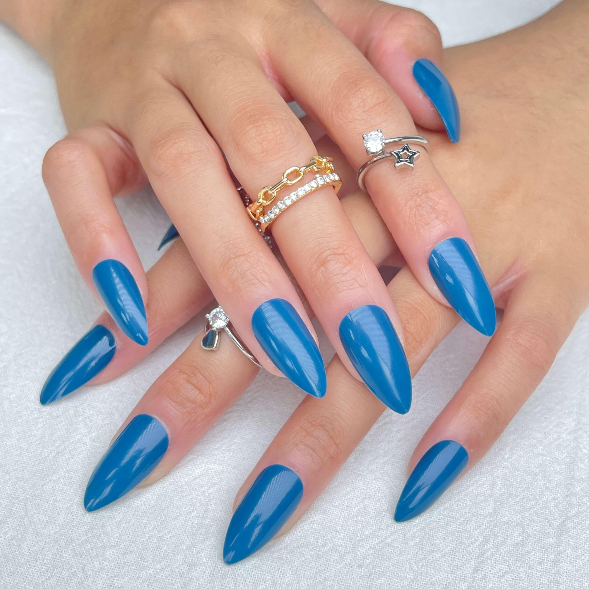 blue nails almond