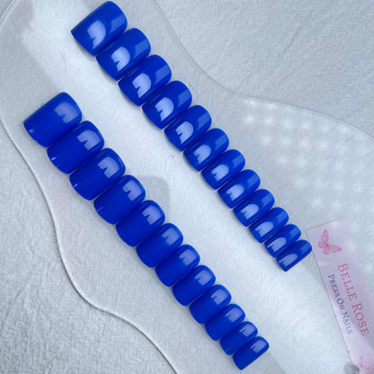 [AUTUMN SALE] Pure Color Klein Blue Medium Square Press On Nails - Belle Rose Nails
