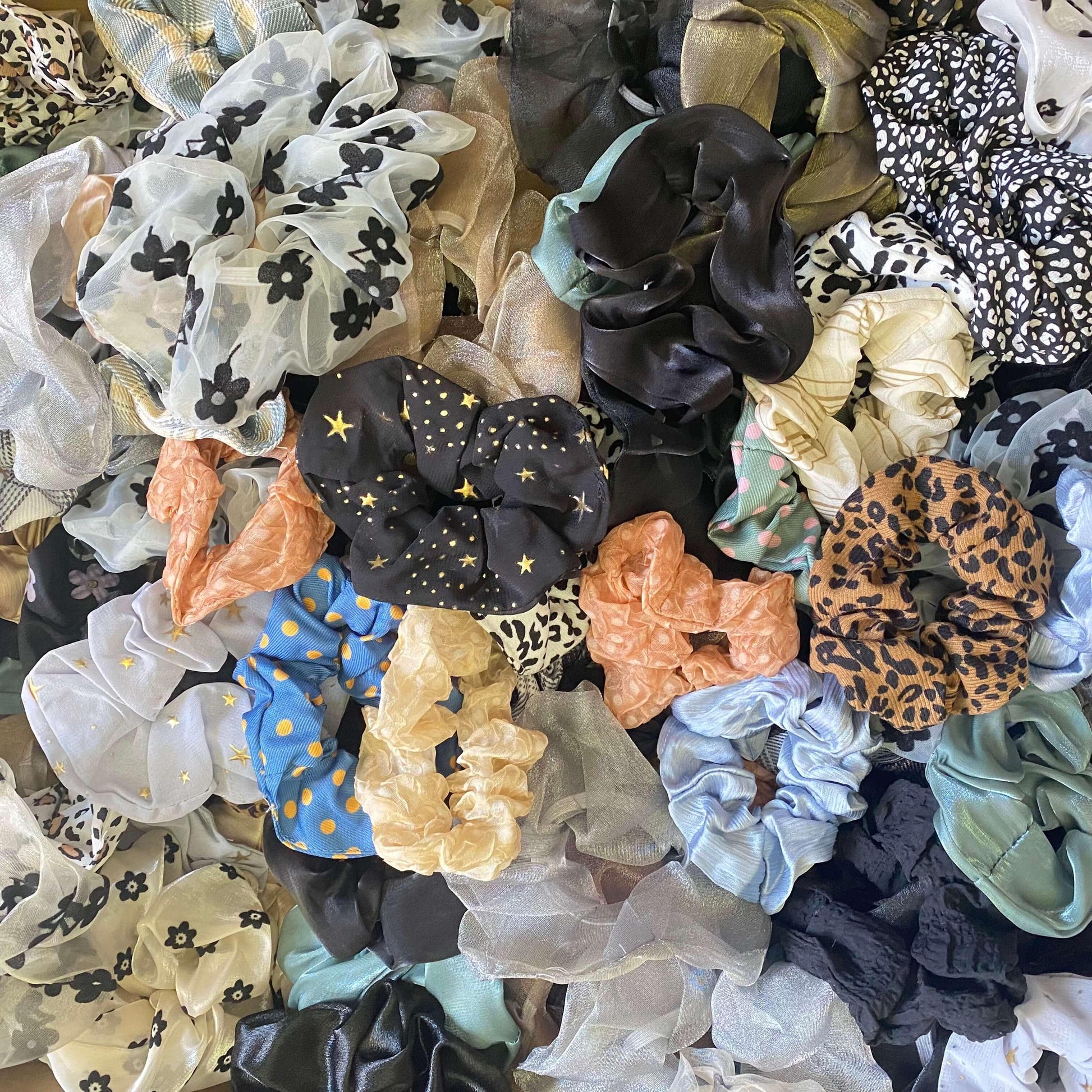 [ANNIVERSARY SCOOP] 1 Big Scoop of Dark/Neutral Scrunchies (#Lot 4 MORE NEW STYLES + Go Maximum for ALL SCOOPS!!) - Belle Rose Nails